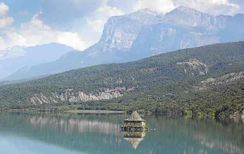 Lago Barasona, Graus